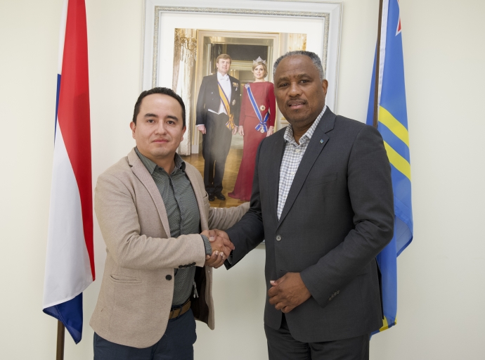 Minister Dowers a ricibi bishita di SITA pa fortalece innovacion den proceso di inmigracion na Aeropuerto