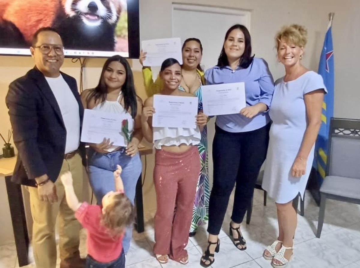 Sibari Foundation: Iniciativa nobo pa fortalecemento social, emocional y practico pa mamanan hoben na Aruba