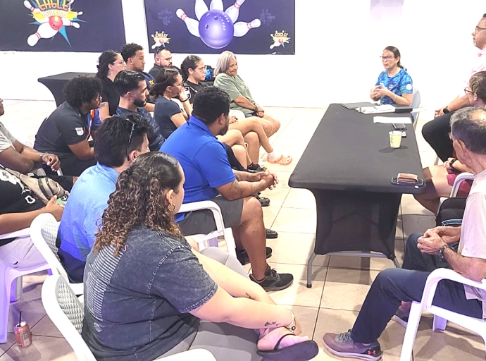 Federacion di Bowling ta reuni cu atletanan pa trata e parti competitivo