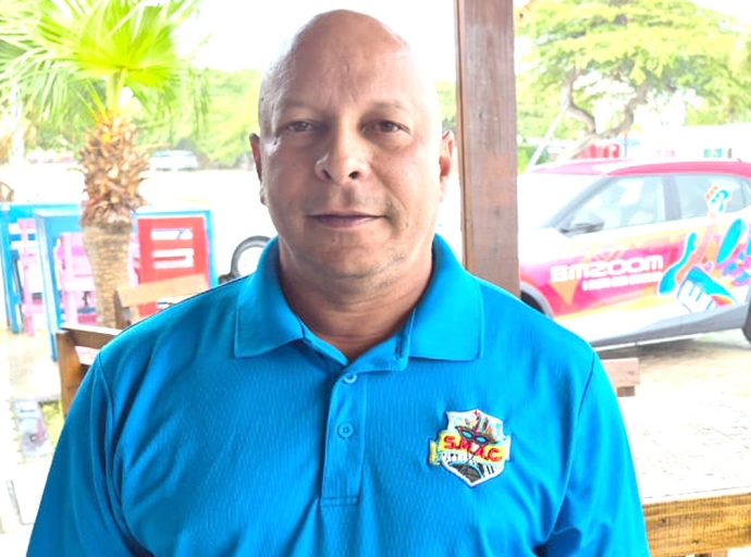 Darren van Ommeren ta baha como Presidente di SMAC