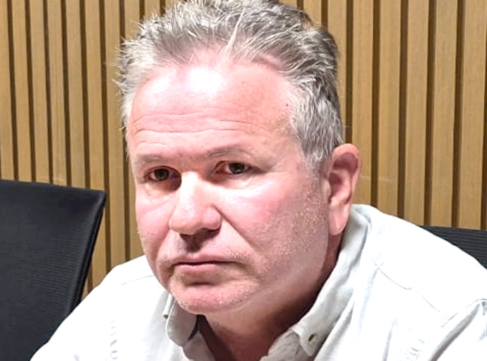 Proceso di paga number di auto y keurmento ta causa dolor di cabes pa comercio