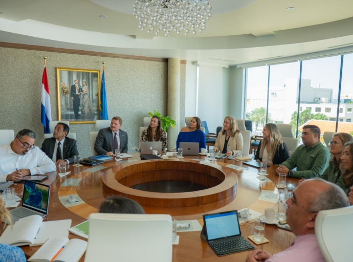 Gobierno a reuni cu Blue Marine Foundation y Aruba Conservation Foundation