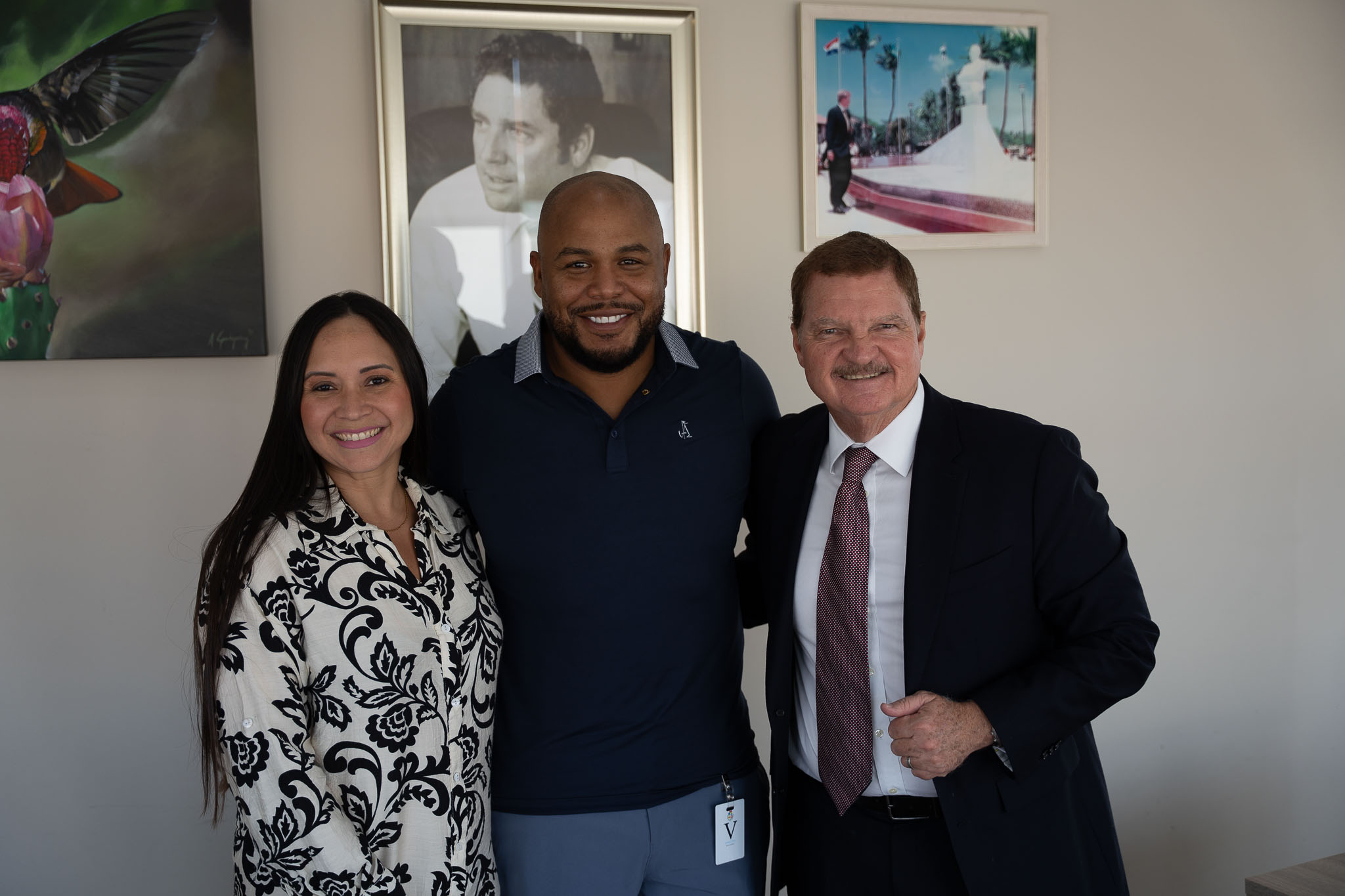 Hall of Famer Andruw Jones di bishita na Aruba