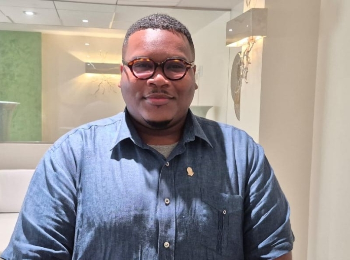 Colaboracion ta un tema principal mara na e agenda di IPKO y Tripartiet