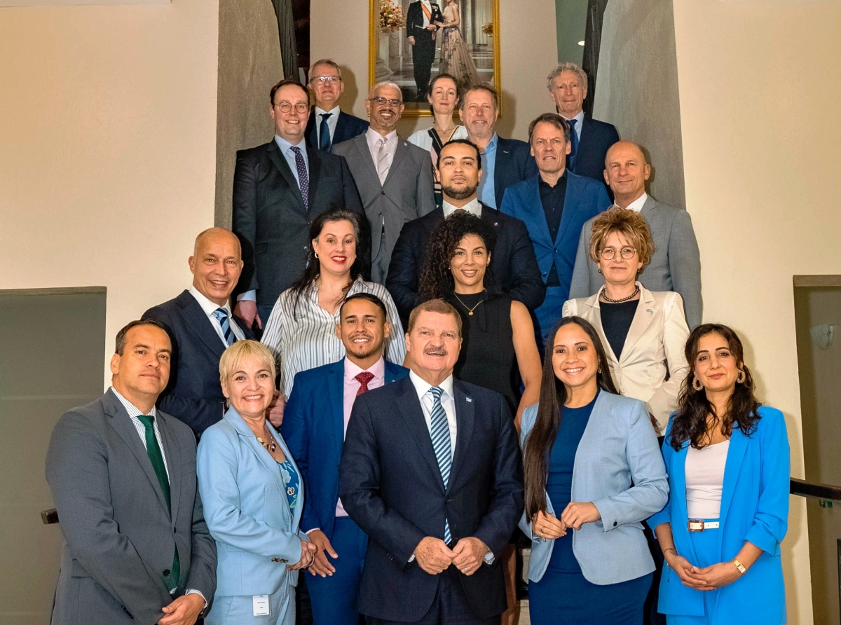 Parlamentarionan Hulandes a destaca e avance y progreso di nos isla Aruba