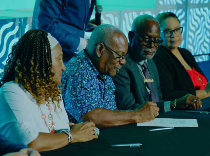 Stichting Bernhardstraat a keda oficialmente estableci