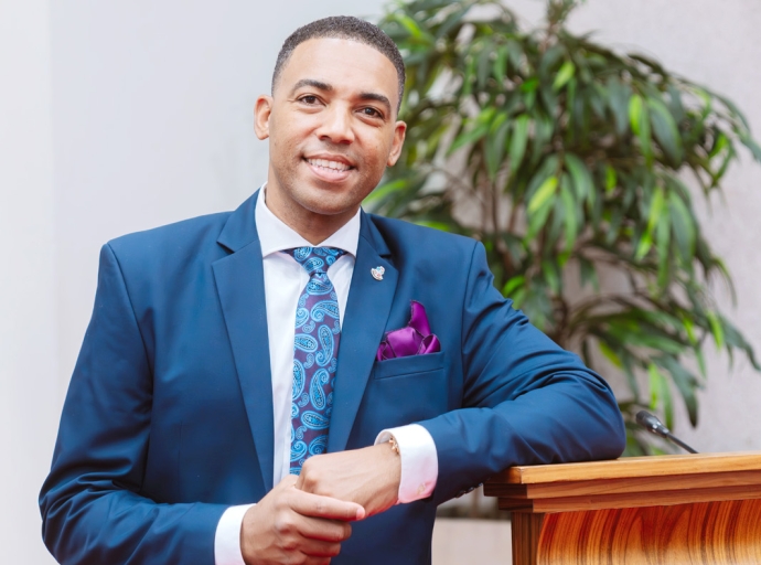 Parlamentario Tevreden ta pidi Wyatt Ras pa intensiva y guia den e crisis actual di salud mental