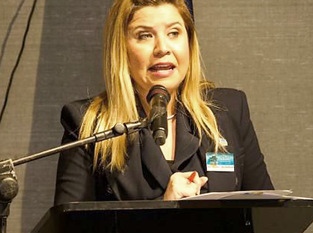 Parlamentario Jennifer Arends-Reyes a pone enfasis riba progreso concreto cu Aruba a logra riba diferente tereno