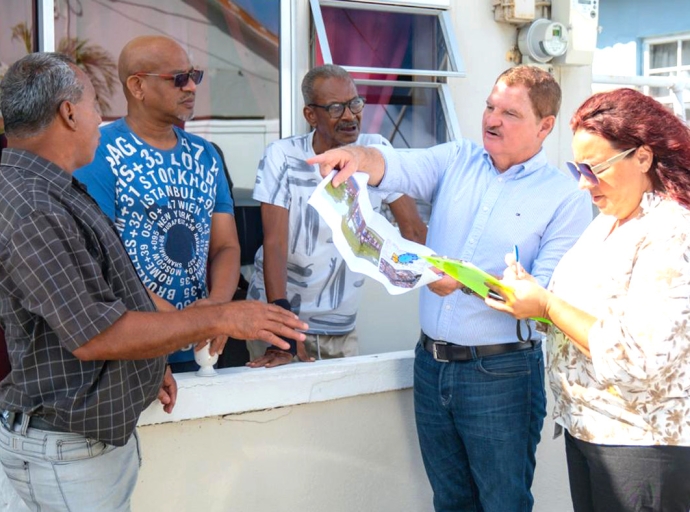 Prome Minister Eman durante Accion di Bario a papia di plan di embeyecimento pa Lagoen