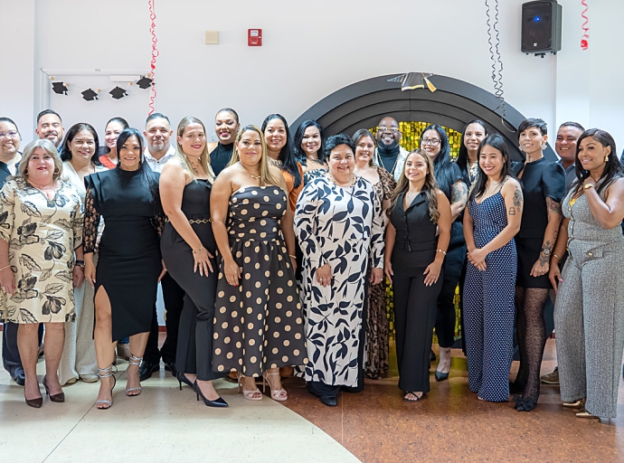 Total di 26 profesional di Departamento di Impuesto a gradua di Basisopleiding Belasting