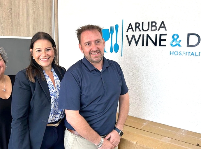 Plataforma PEL cu reunion productivo cu Aruba Wine and Dine