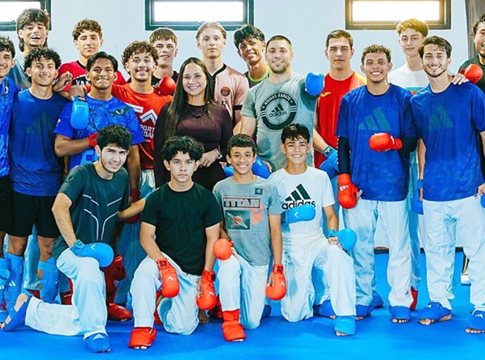 Ministro a keda impresiona cu e Tactical Karate Camp teni na Aruba