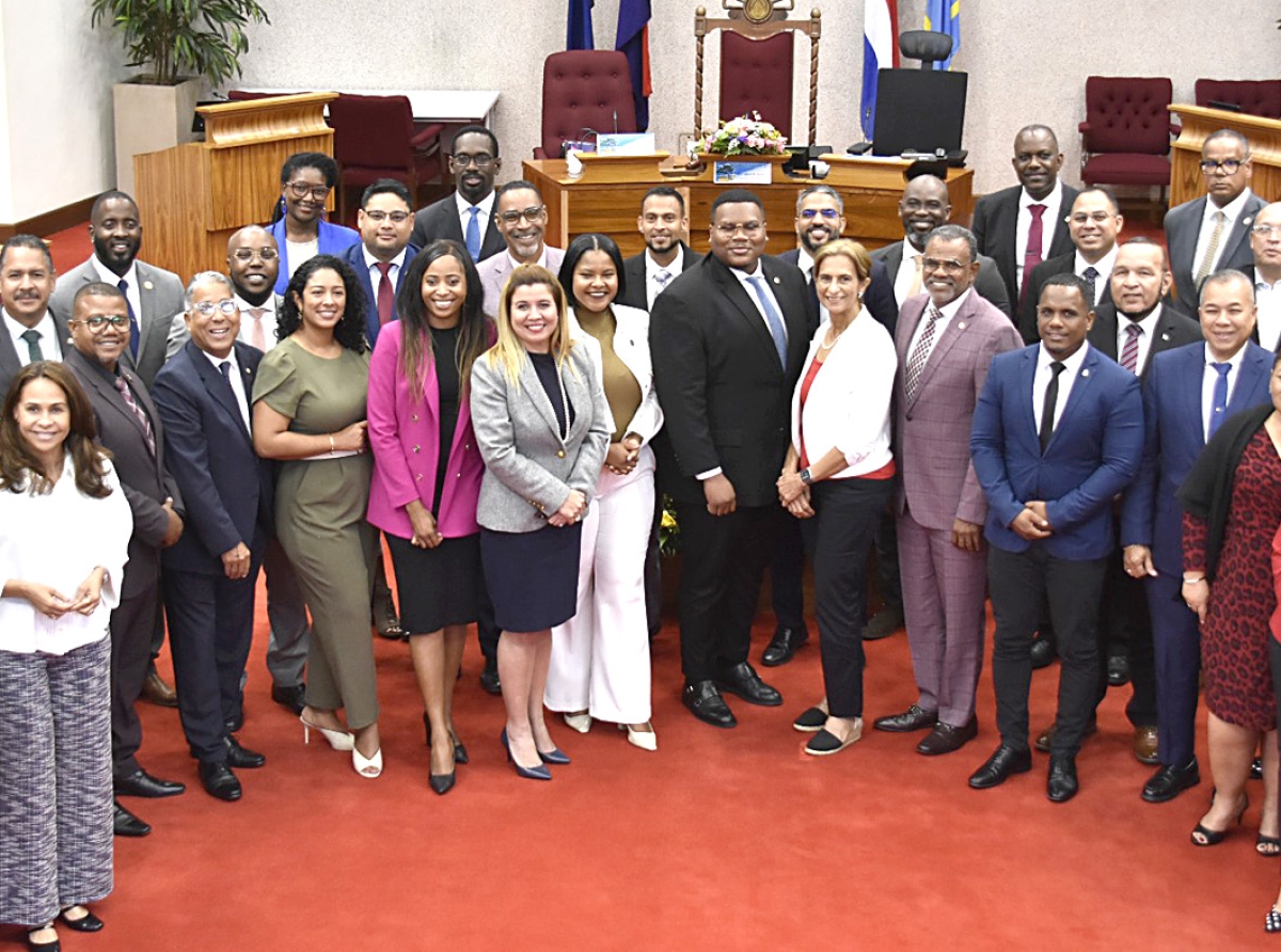 A yega ora pa reunionnan di Tripartiet mester tin resultado concreto