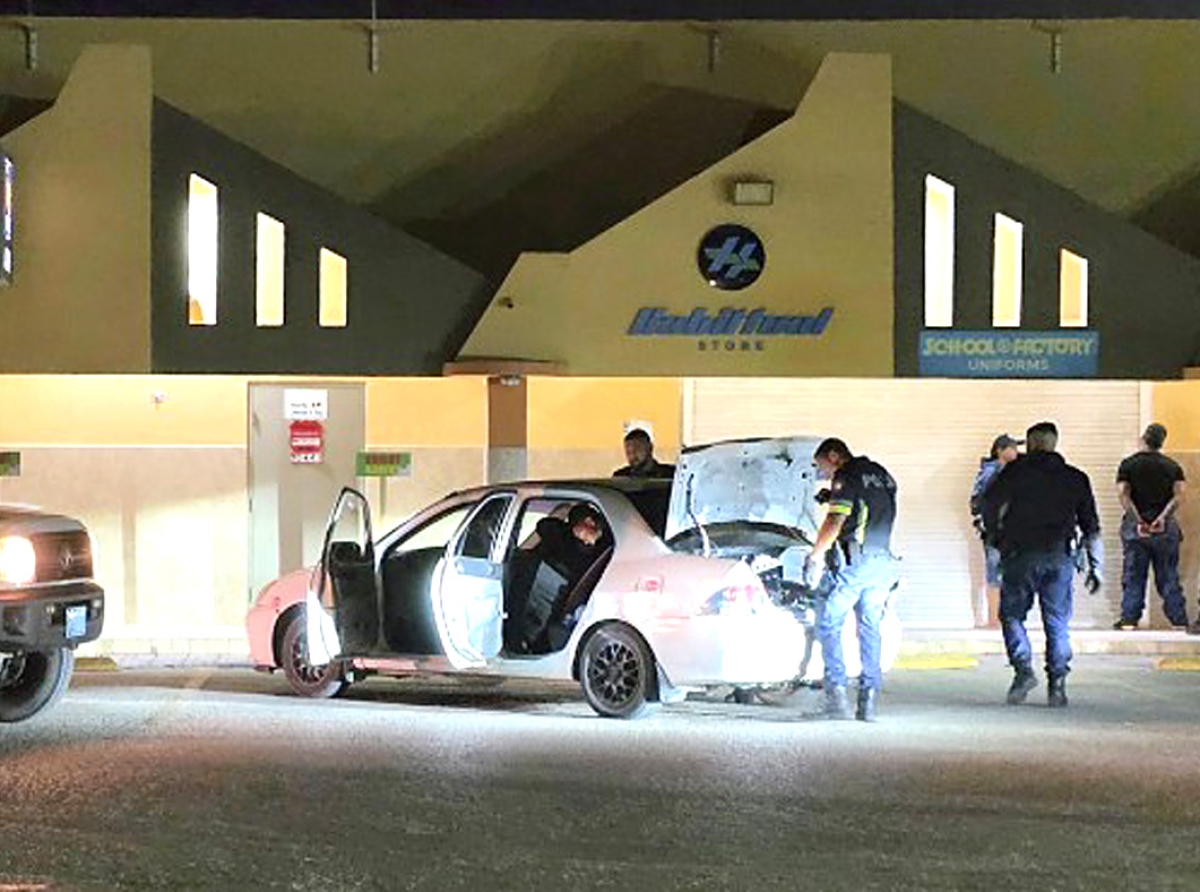 Tres ocupante di auto deteni riba caminda na Piedra Plat   