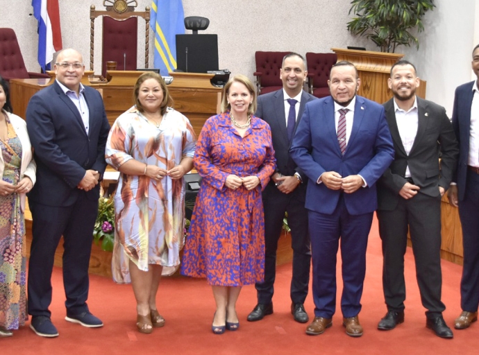 Parlamento a debati tocante cuido di Adultonan Mayor