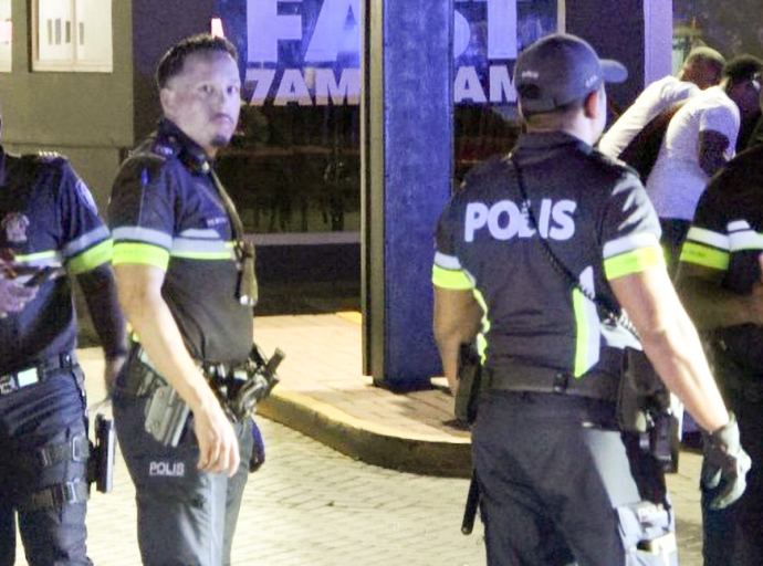 Posibel atake y hincamento pafo di Club Nocturno na Tanki Leendert   