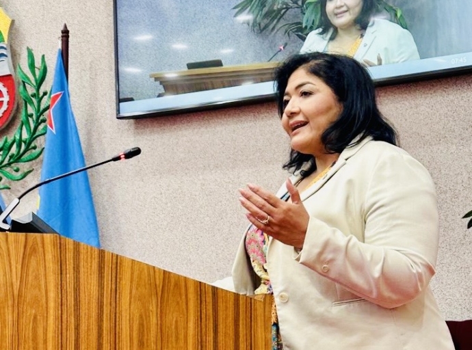 Parlamentario Xiomara Maduro suplicando pa madurez politico den maneho di salubridad