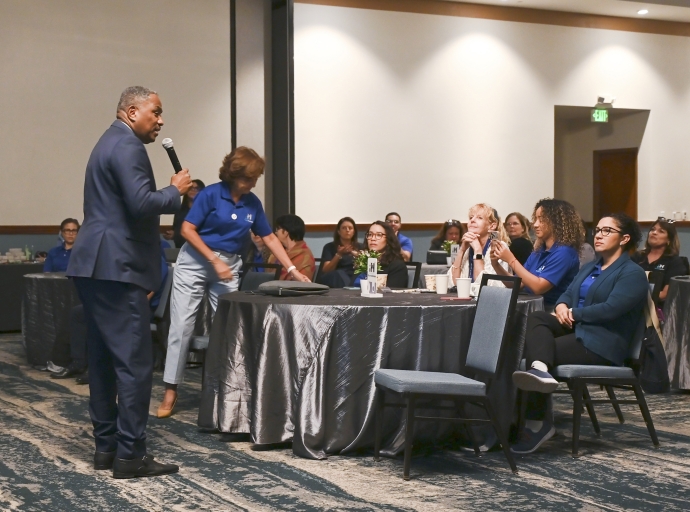 DRH ta di vital importancia pa efectividad y eficiencia di servicio publico