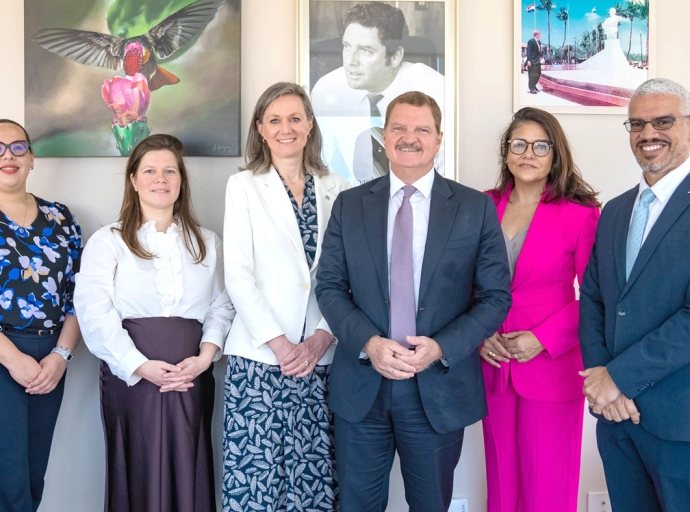 Encuentro cu Lise Gregoire-van Haaren representante permanente di Reino Hulandes na Nacionnan Uni