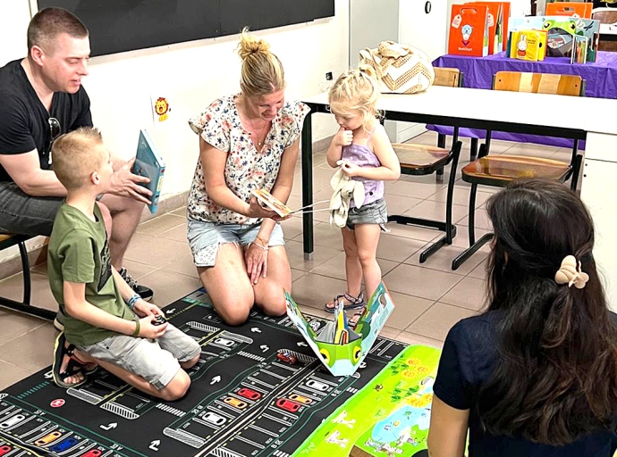 Fundacion Pa Nos Muchanan a participa den Reading Festival