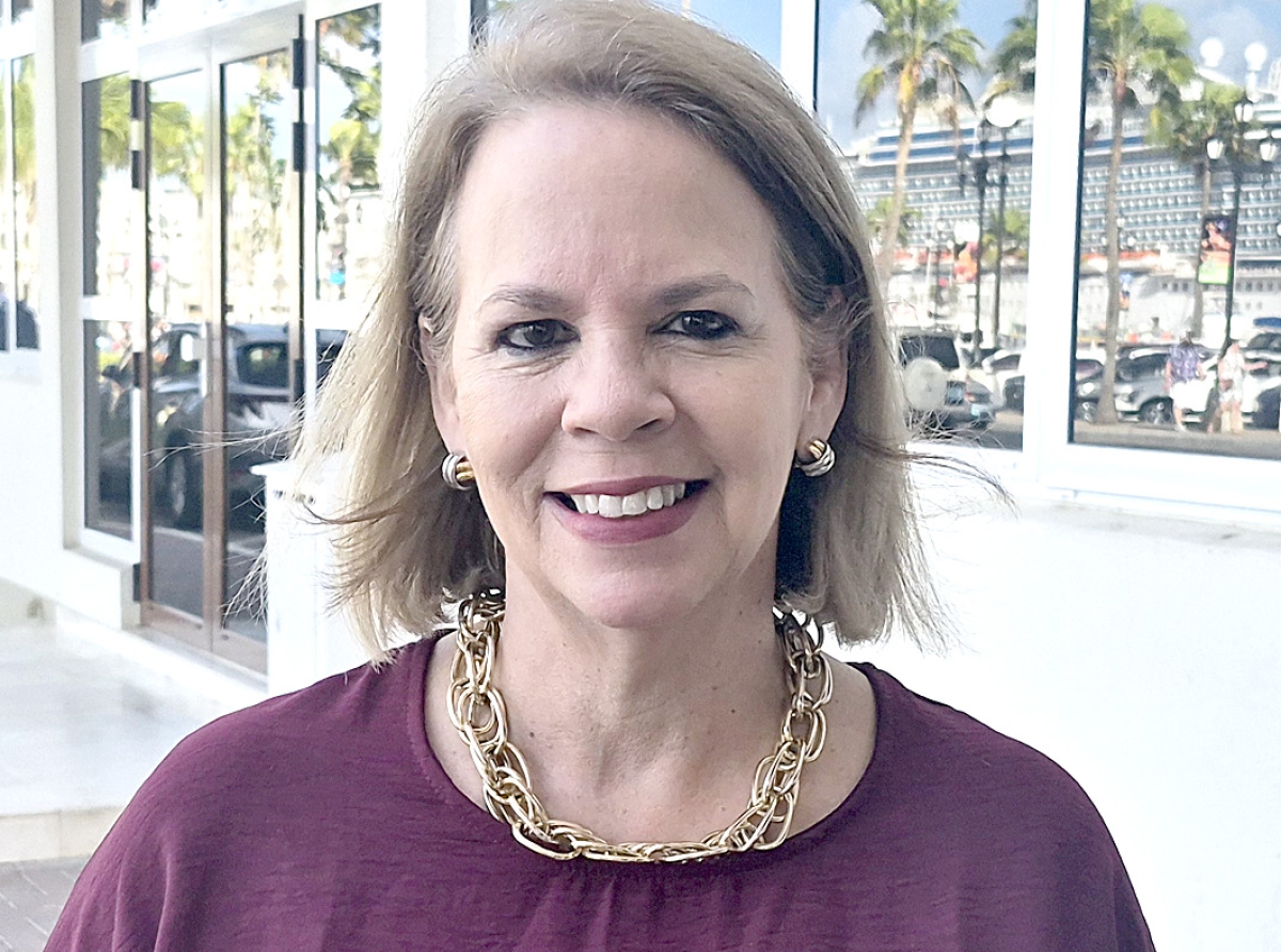 Hende muhe na Aruba ta hopi privilegia