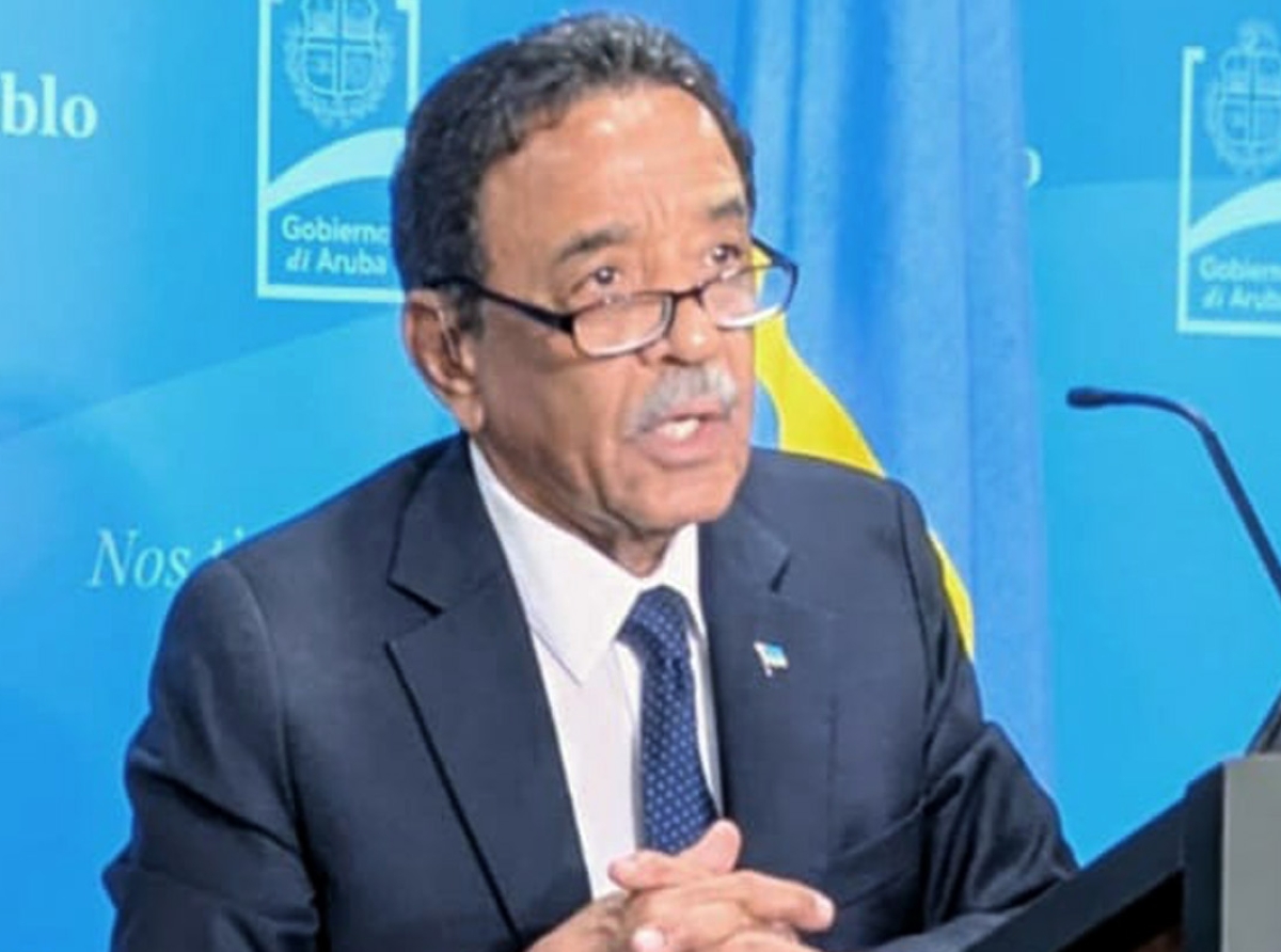 Tin demanda pa como 8 mil cas aworaki na Aruba pero ta 360 percela so tin pa construi