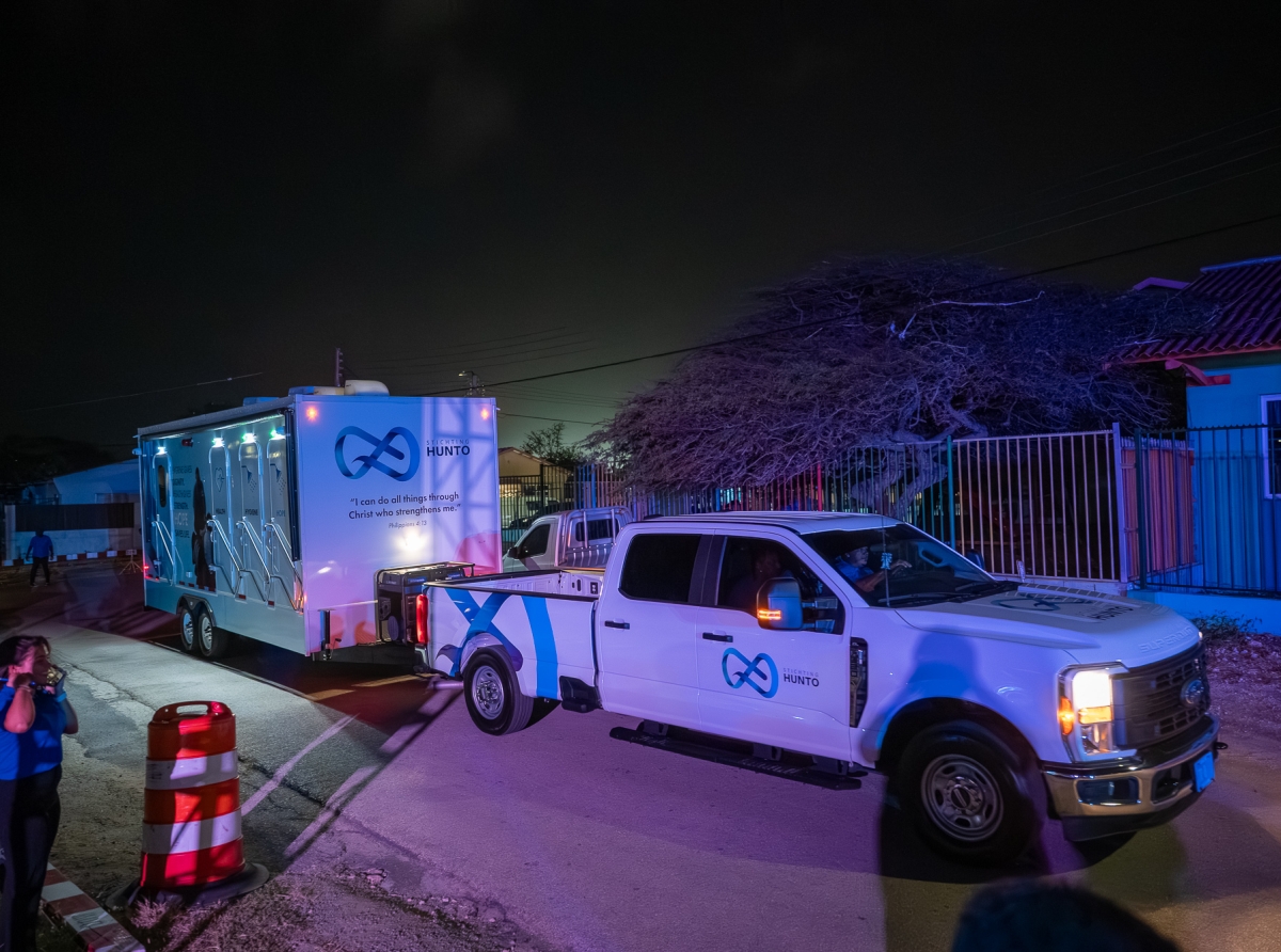 Unidad mobil nobo di Stichting Hunto lo yega directamente na esnan cu mas mester