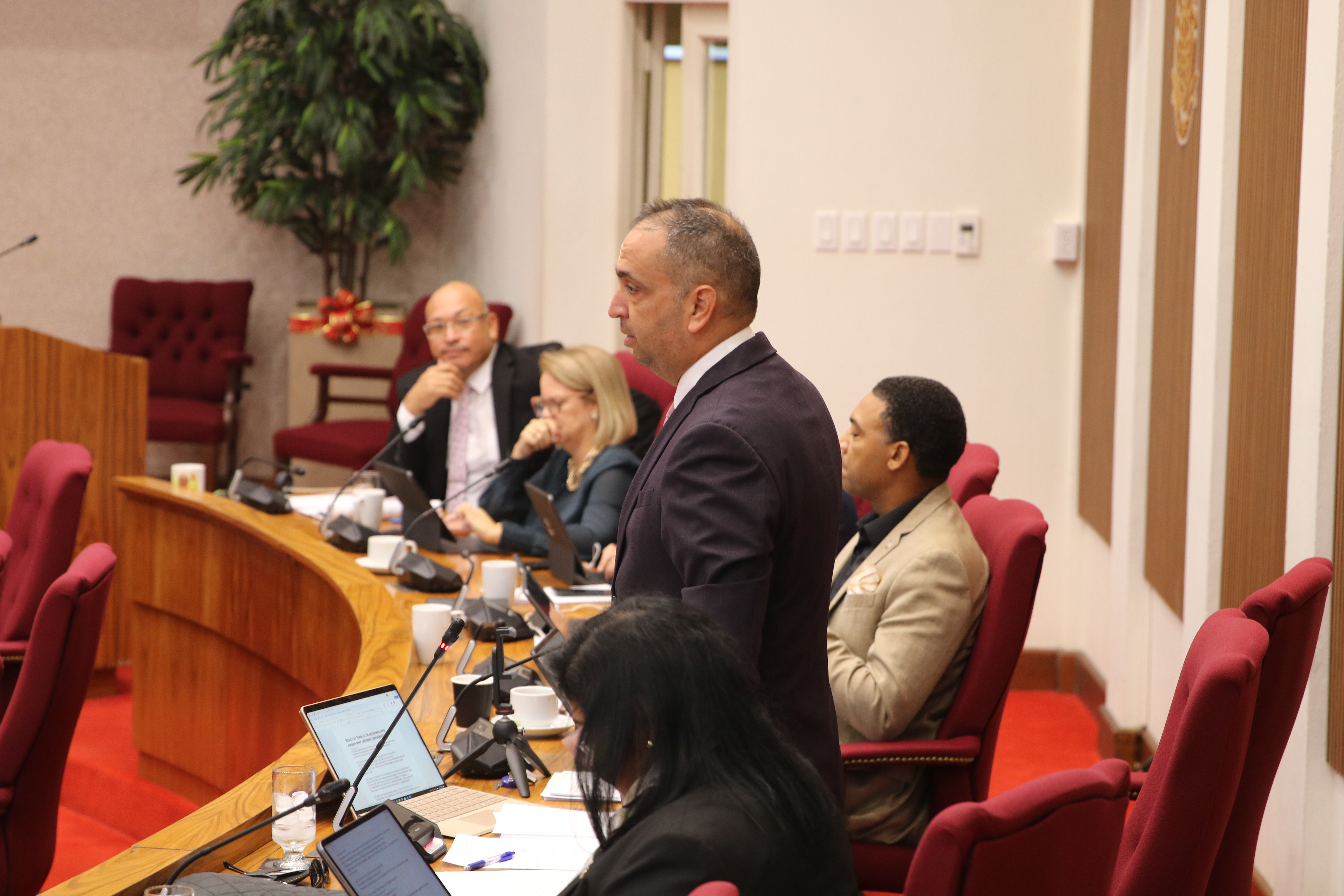 Gobierno no tin sosten den pueblo pa entrega nos Status Aparte