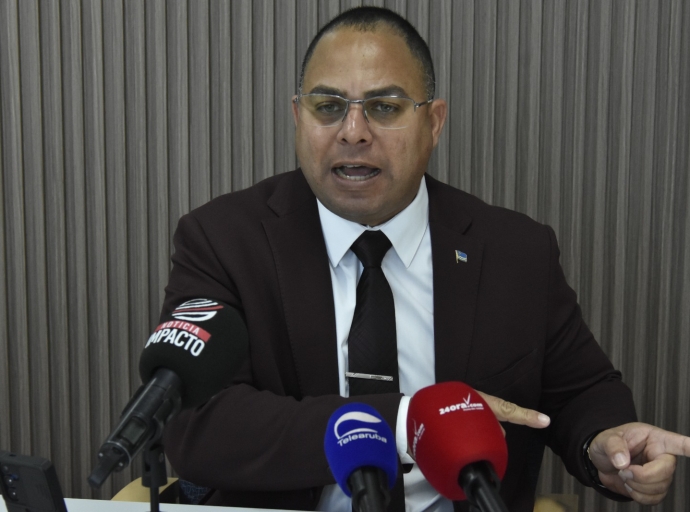 HOFA y e riesgo pa nos democracia