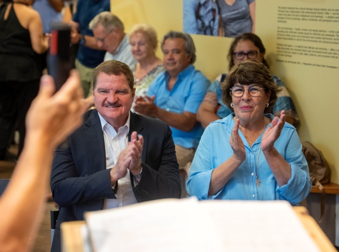 Apertura di Exposicion “Site–Side–Sight Walks” na Museo Arqueologico Nacional Aruba