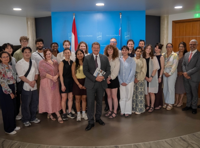 Delegacion di University of Pennsylvania a comparti idea y reflexion pa prepara pa e reto ambiental di futuro