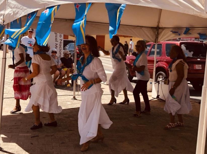 Discubri historia y disfruta di nos cultura celebrado 50 aña di Himno y Bandera na MANA