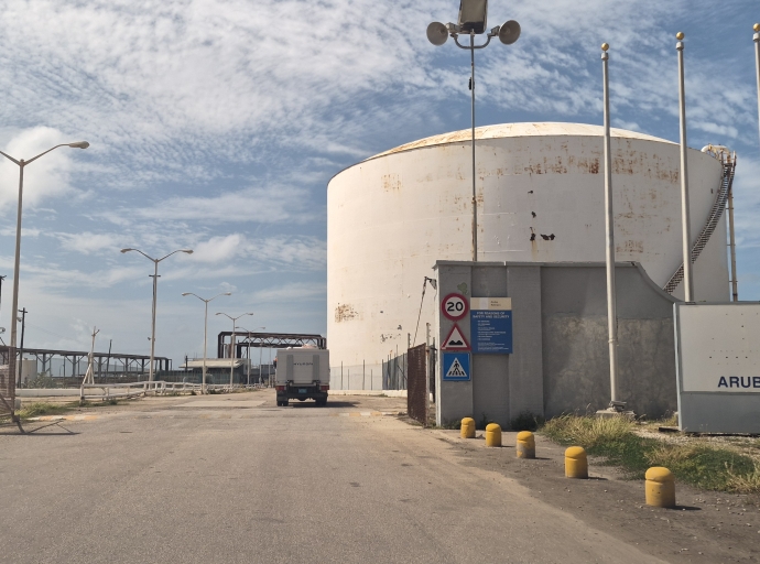 Aruba a comete un eror grandi door di no mantene instalacionnan di refineria