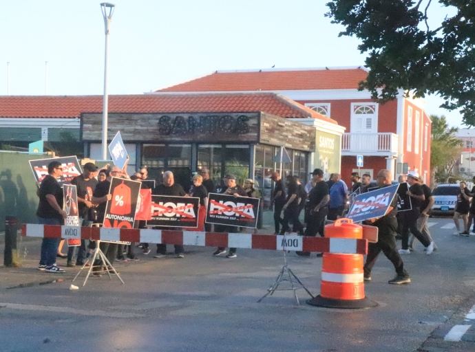 Sindicato SEPPA cu protesta dilanti Rey Willem Alexander tocante Ley HOFA