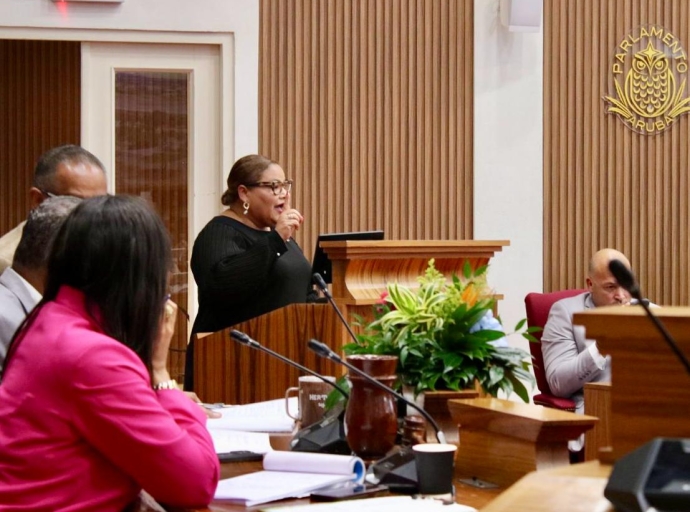 Shailiny Tromp-Lee cu yamada fuerte pa defende nos autonomia pasobra nos mes por!