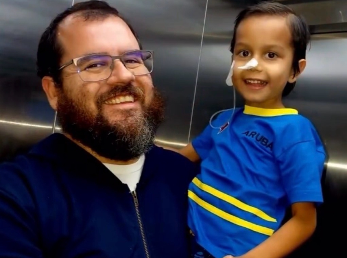 Alex ta luchando pa recupera y ta mustrando avance significativo