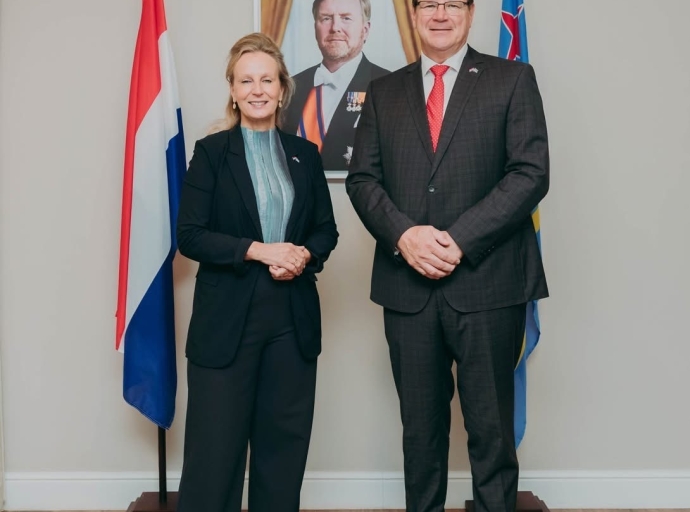 Gobernador Alfonso Boekhoudt den audiencia cu Director General nobo pa Relacionnan di Reino