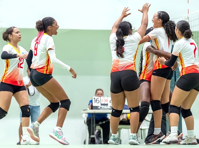 Alegria pa e team di Colegio Nigel Matthew cu a gana nan di dos wega