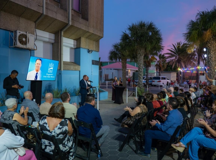 Caya Zepp Wever inaugura como homenahe na su legado