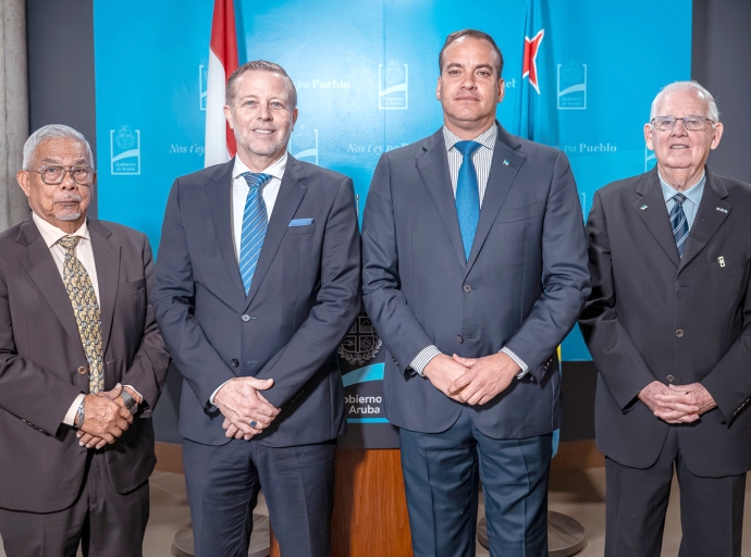 Thomas Domhoff a wordo introduci como presidente nobo di Banco Central di Aruba   