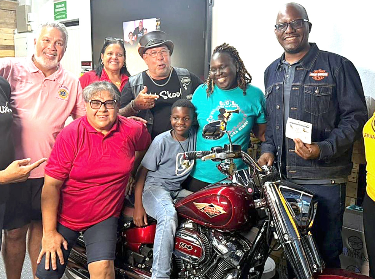 Aruba One Happy Island Lions Club ta anuncia ganadonan di rifa di Harley Davidson