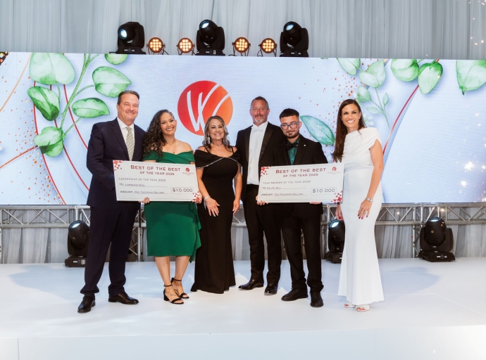 Felipe Hill y Lorraine Daal a bira e miho empleadonan di Wind Creek Aruba