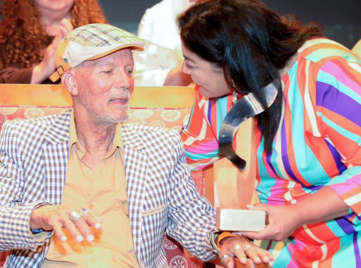 Parlamentario Xiomara Maduro cu palabranan dedica na Norman de Palm kende recien a fayece