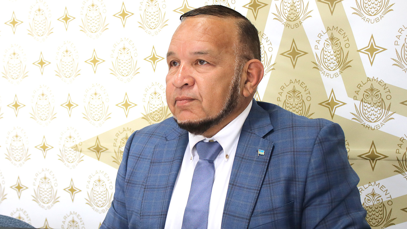 Gobernador a ranca orea di Marlon Sneek pa sconde reunionnan di Pueblo