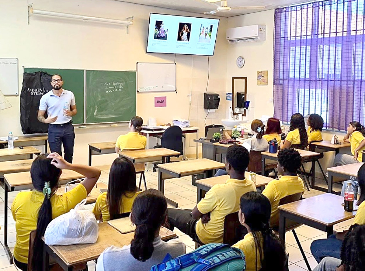 Yudando alumnonan di Maria College escoge nan profiel di examen