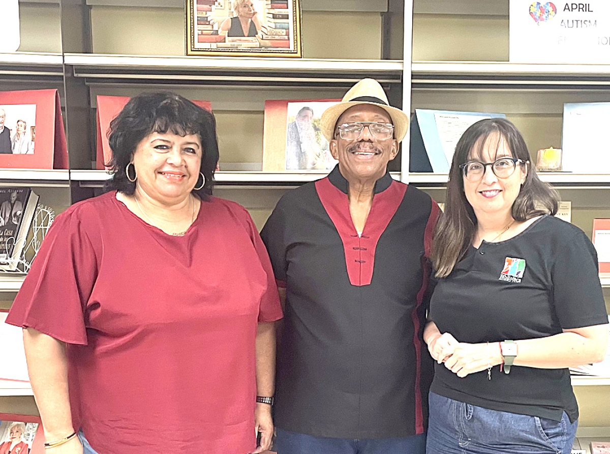 Tres exposicion nobo ta ilumina Sala Safiro na Biblioteca Nacional Aruba