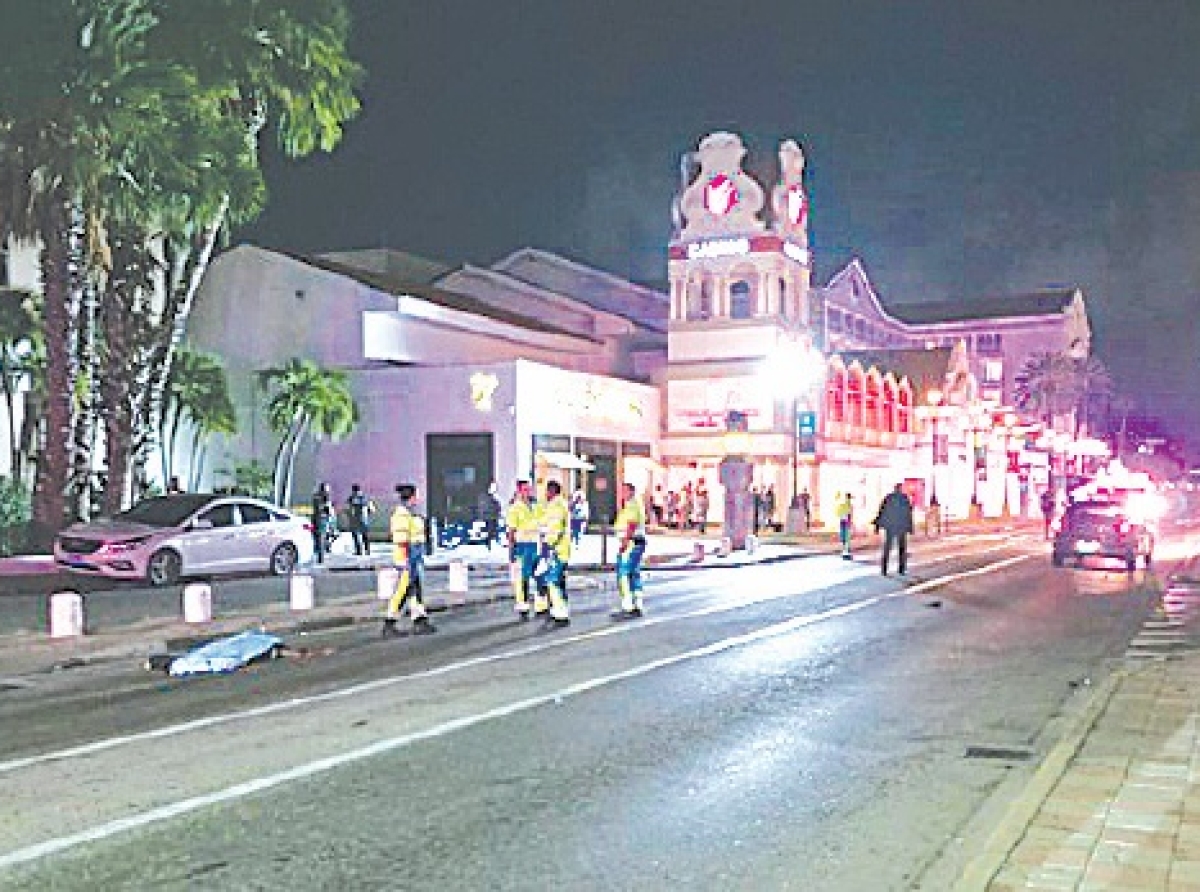 Chauffeur femenino cu a mata dos hende cu auto ta keda encarcela te Juli ora cu lo trata e caso
