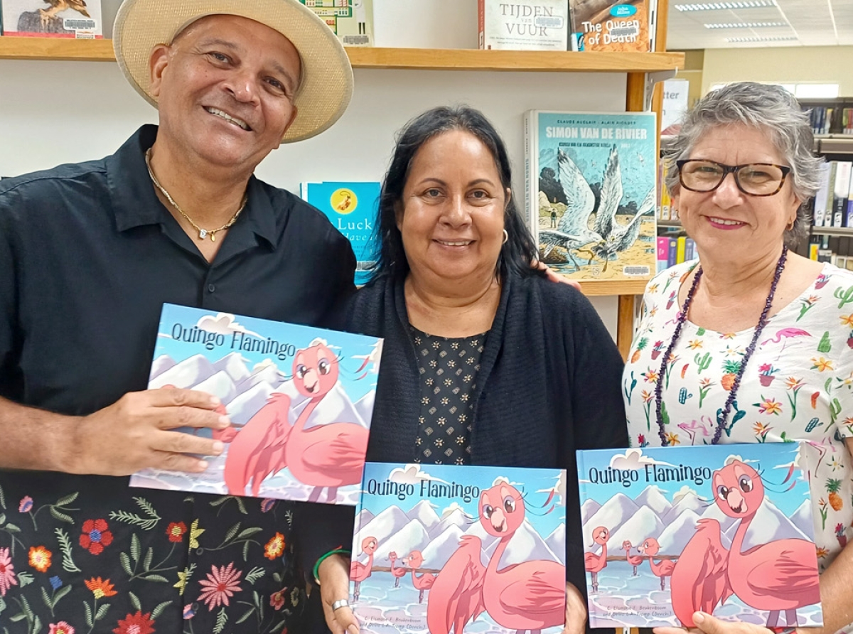 Biblioteca di Aruba a ricibi e buki ‘Quingo Flamingo’ di Bonaire