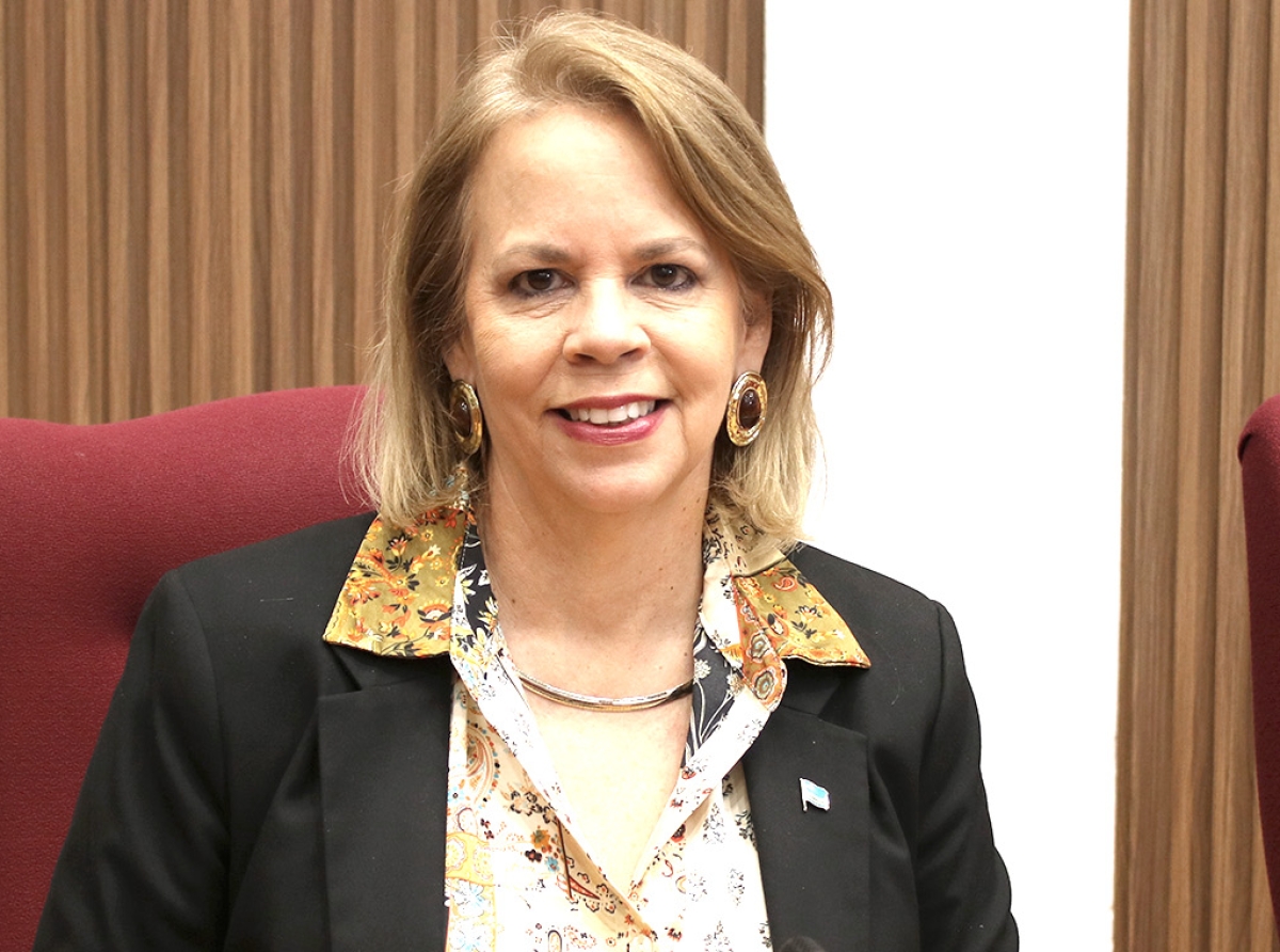 Tur pais ta preparando pa efecto di guera, menos na Aruba