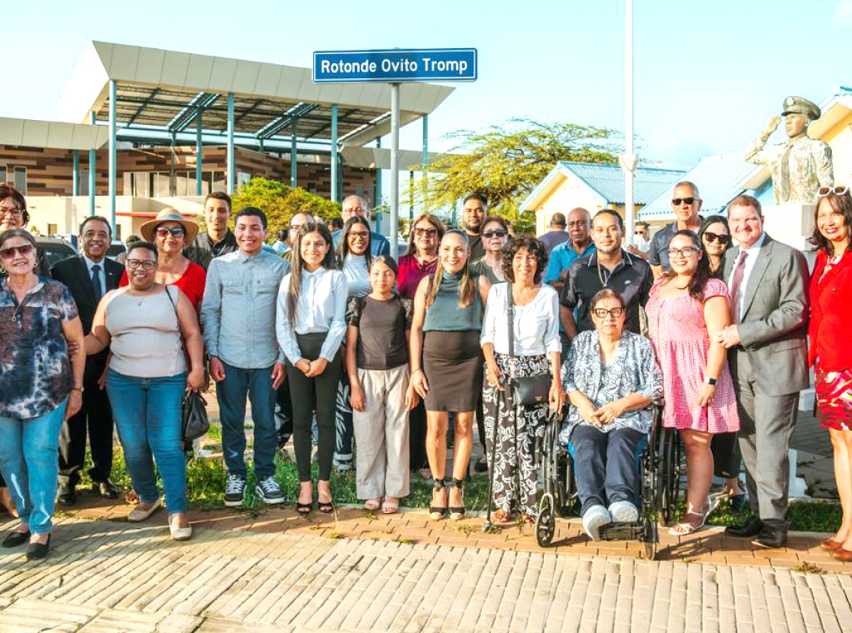 Rotonde di Noord awor ta carga e nomber ‘Rotonde Ovito Tromp’